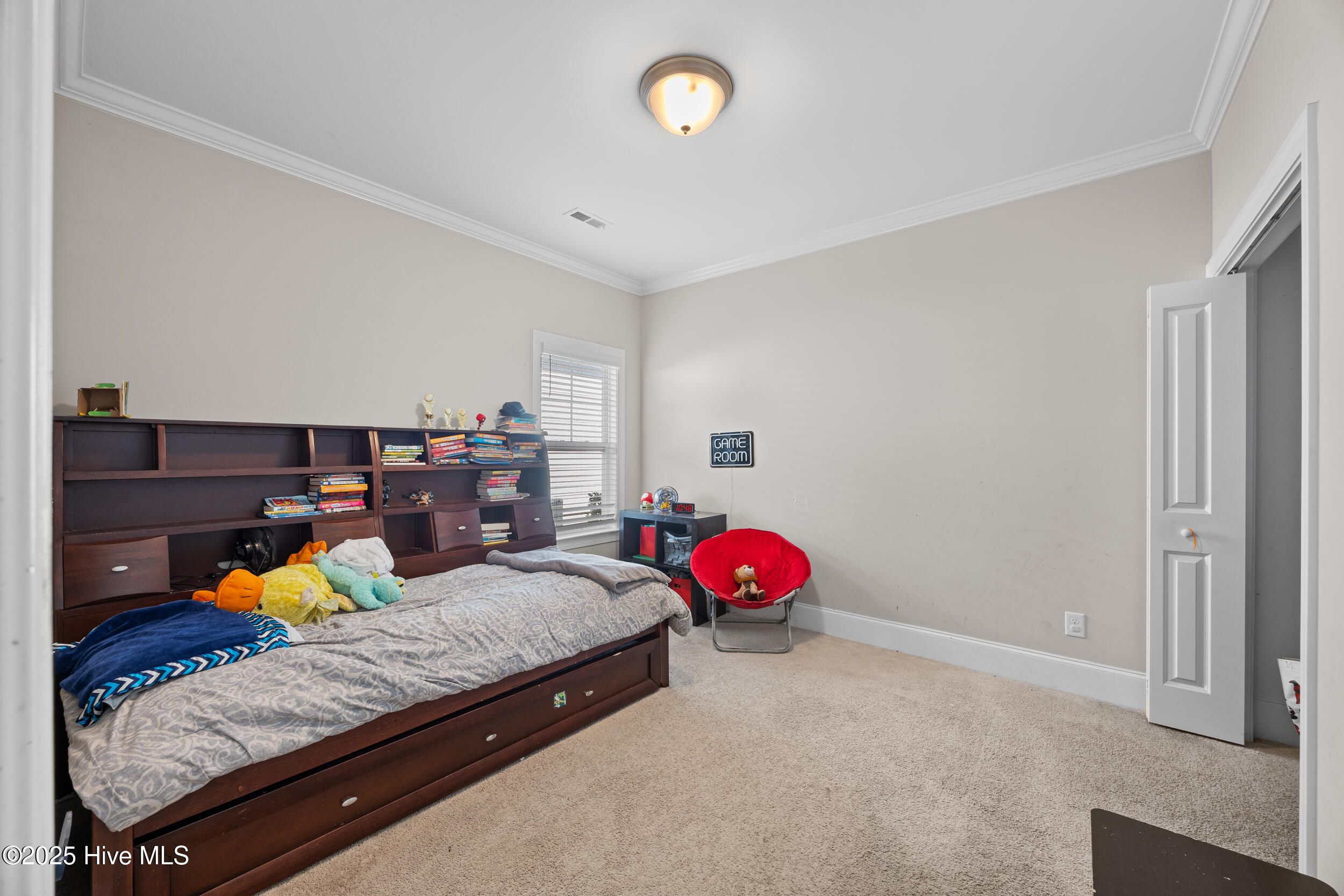 2244 Lakeside Circle