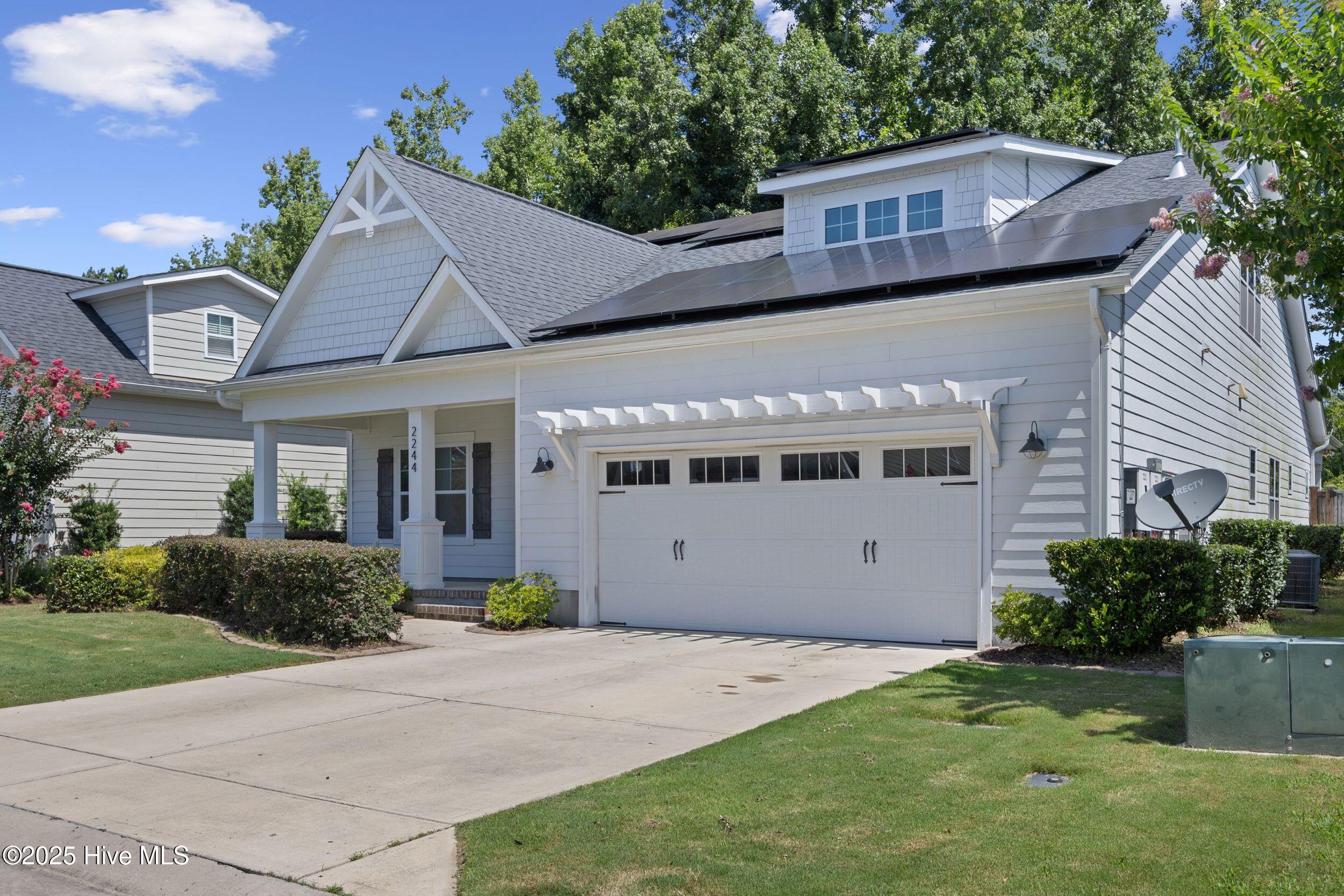 2244 Lakeside Circle
