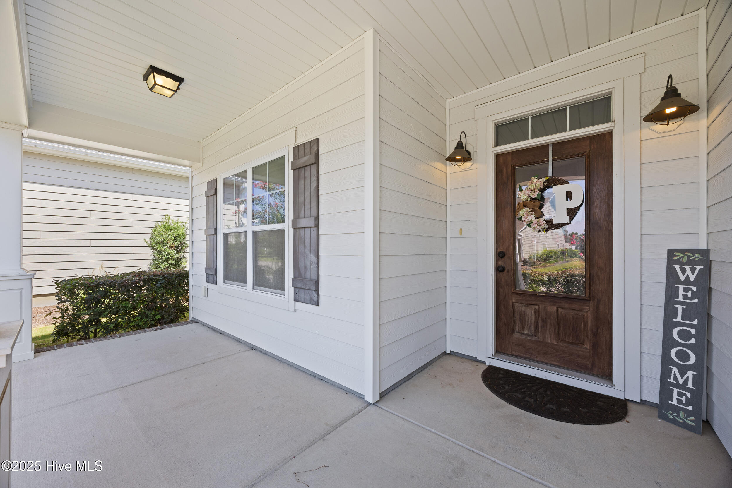 2244 Lakeside Circle