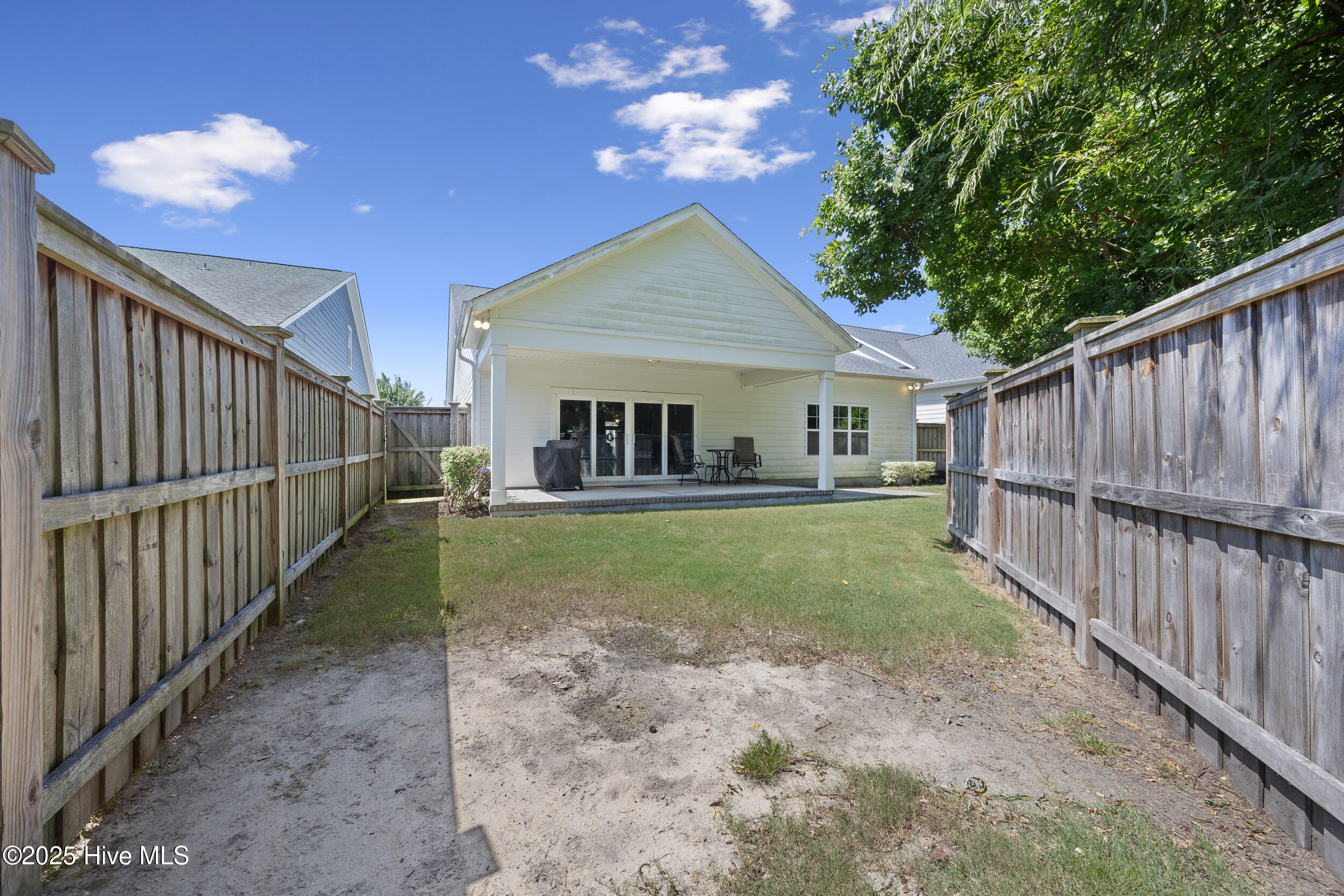 2244 Lakeside Circle