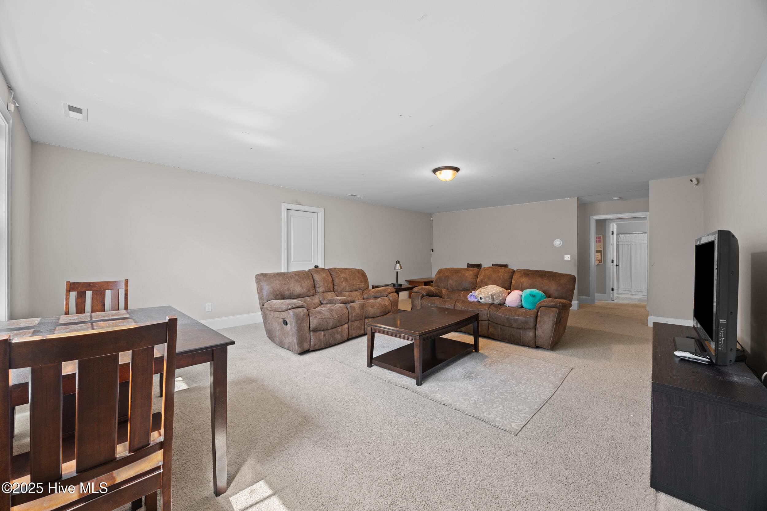 2244 Lakeside Circle