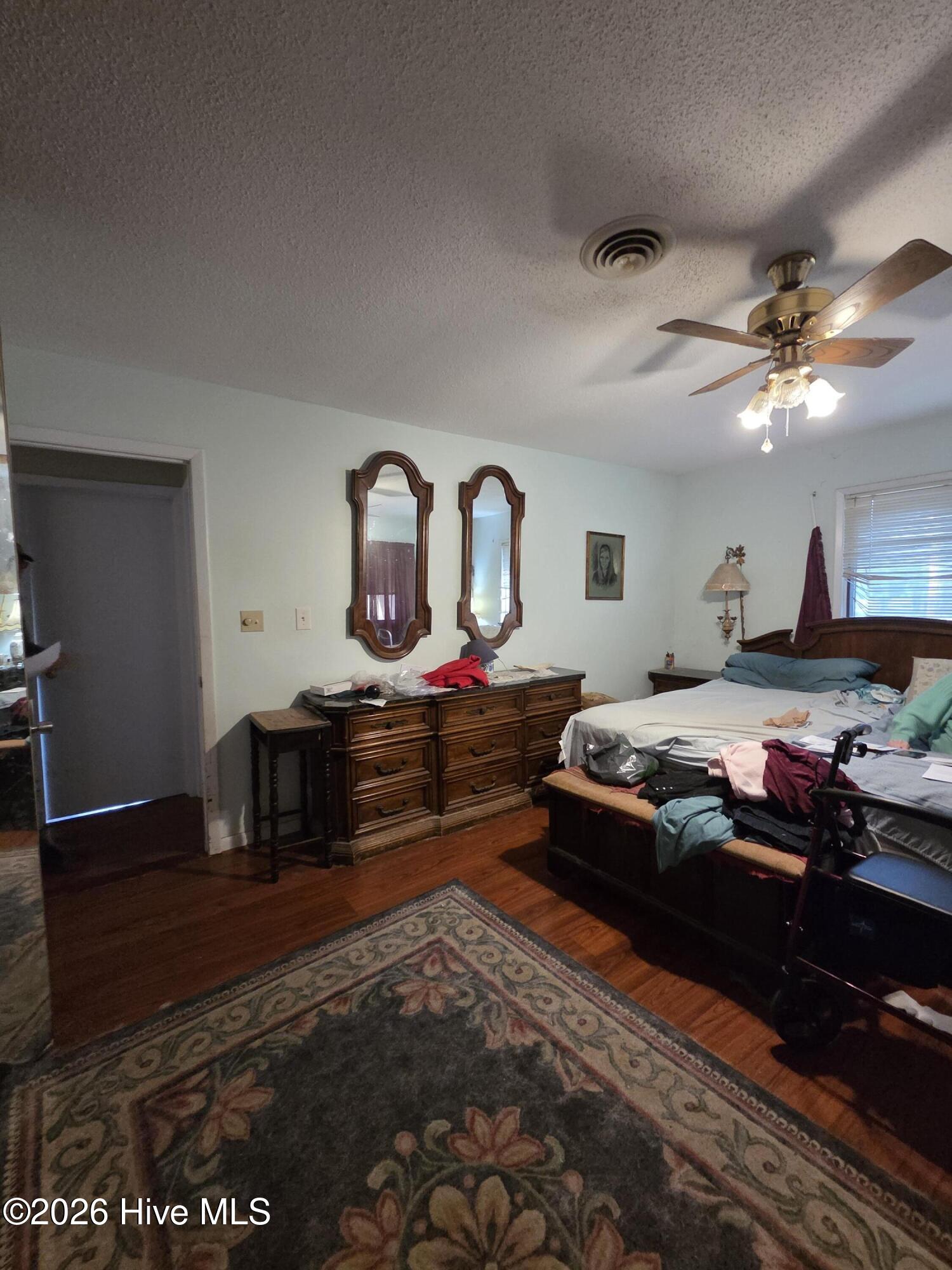 1 Crane Court SW