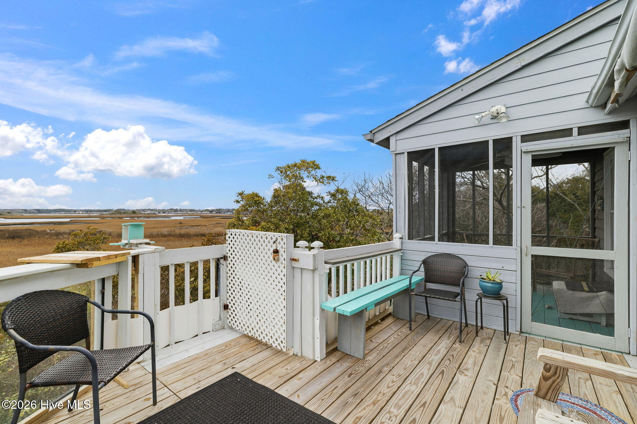 819 S Topsail Drive