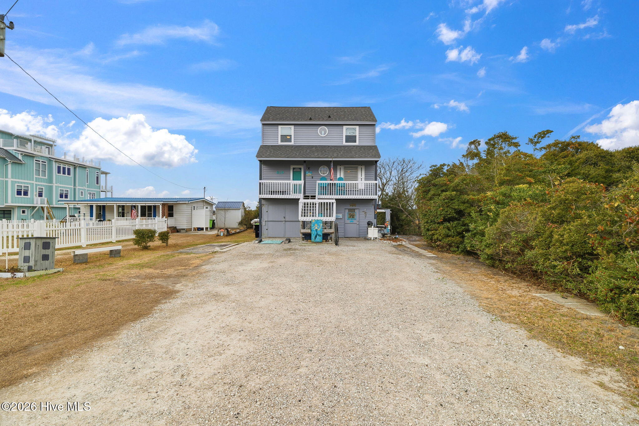 819 S Topsail Drive