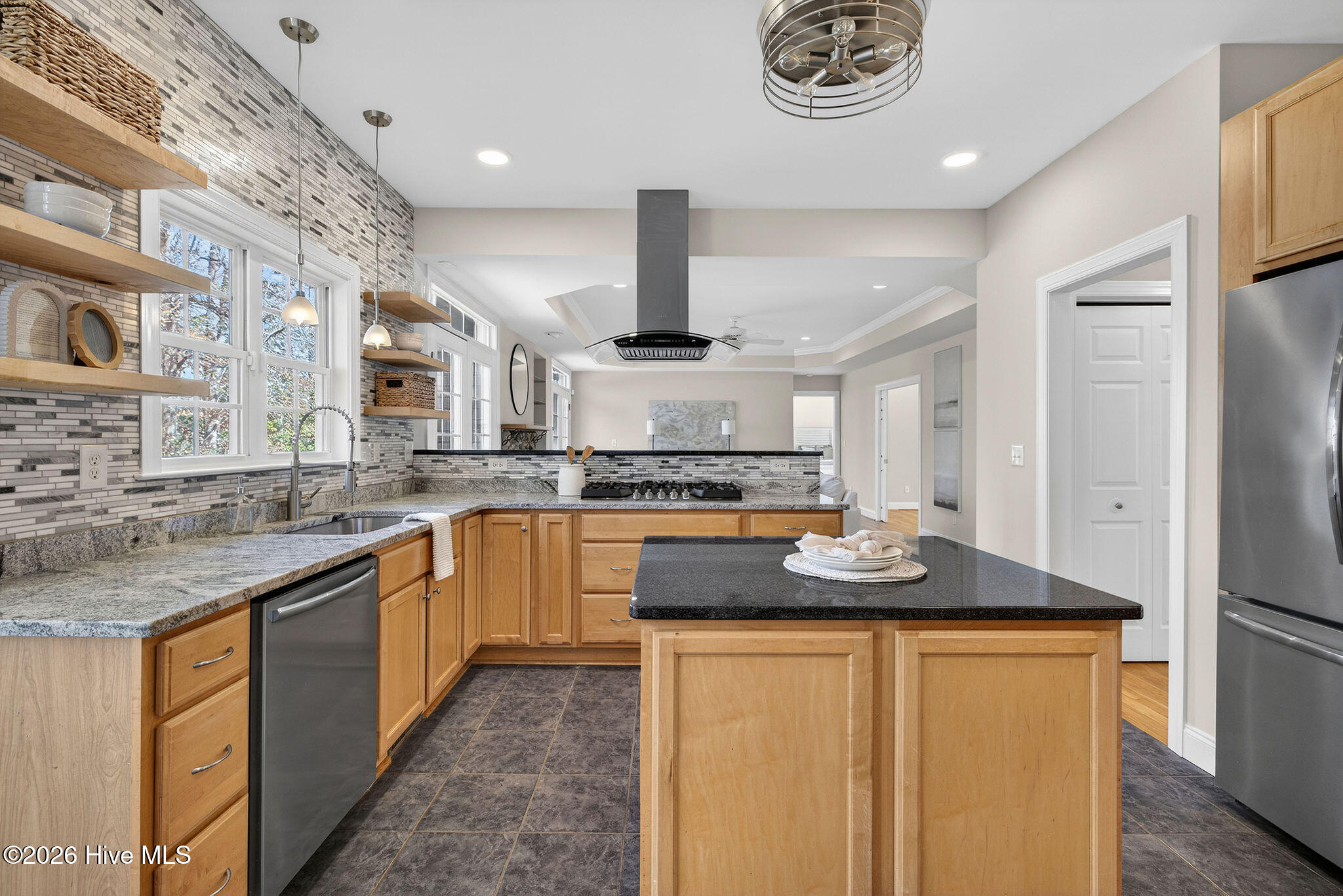 136 S Belvedere Drive