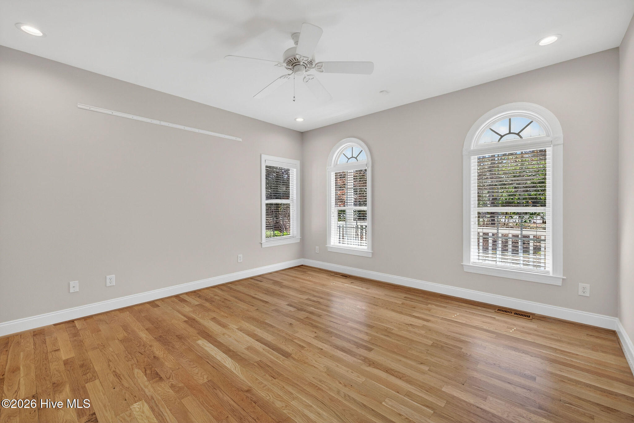 136 S Belvedere Drive