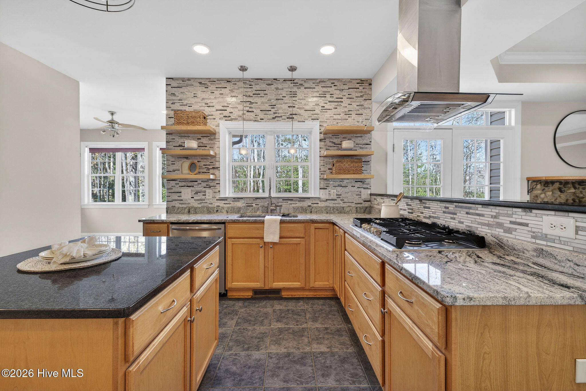 136 S Belvedere Drive