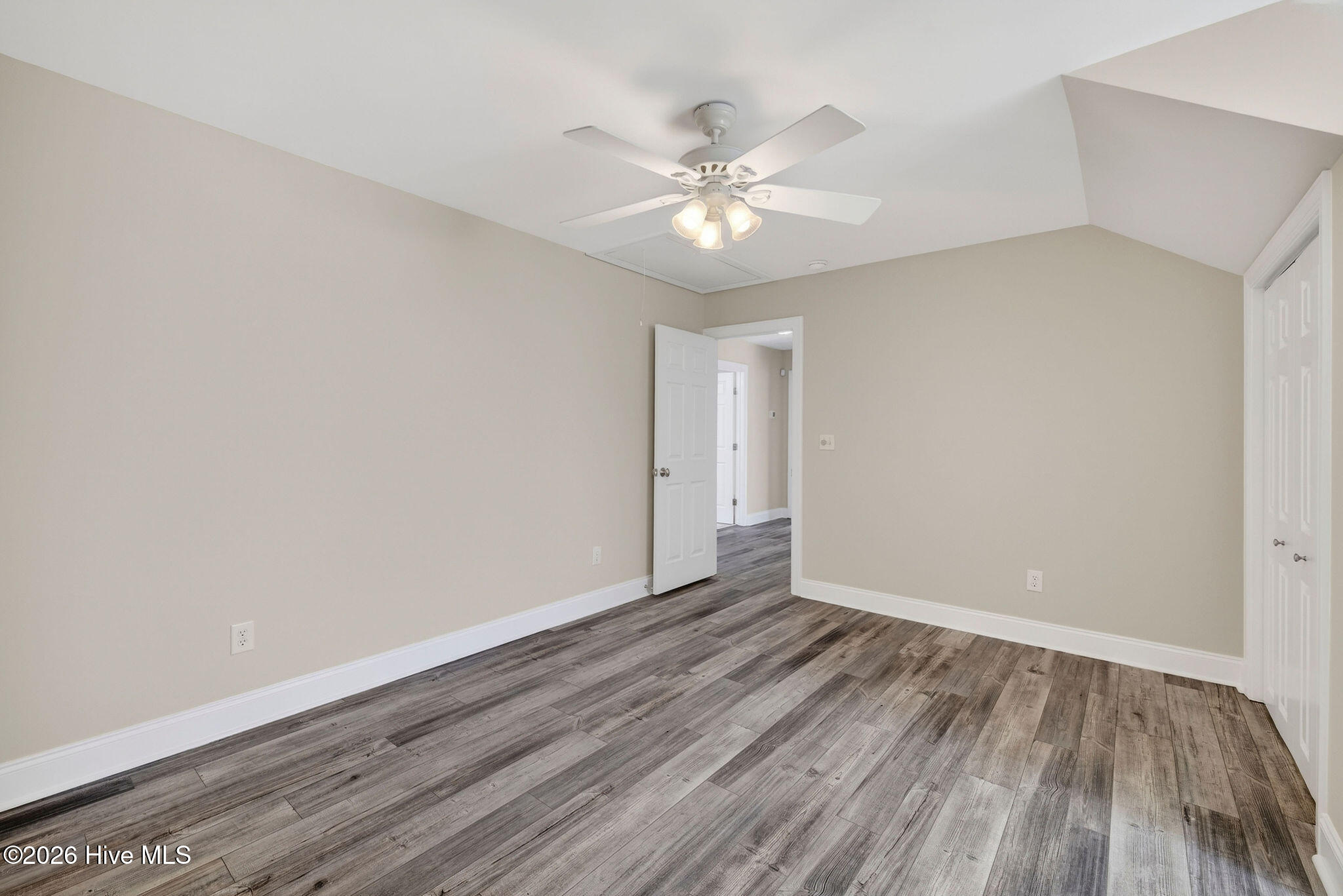 136 S Belvedere Drive