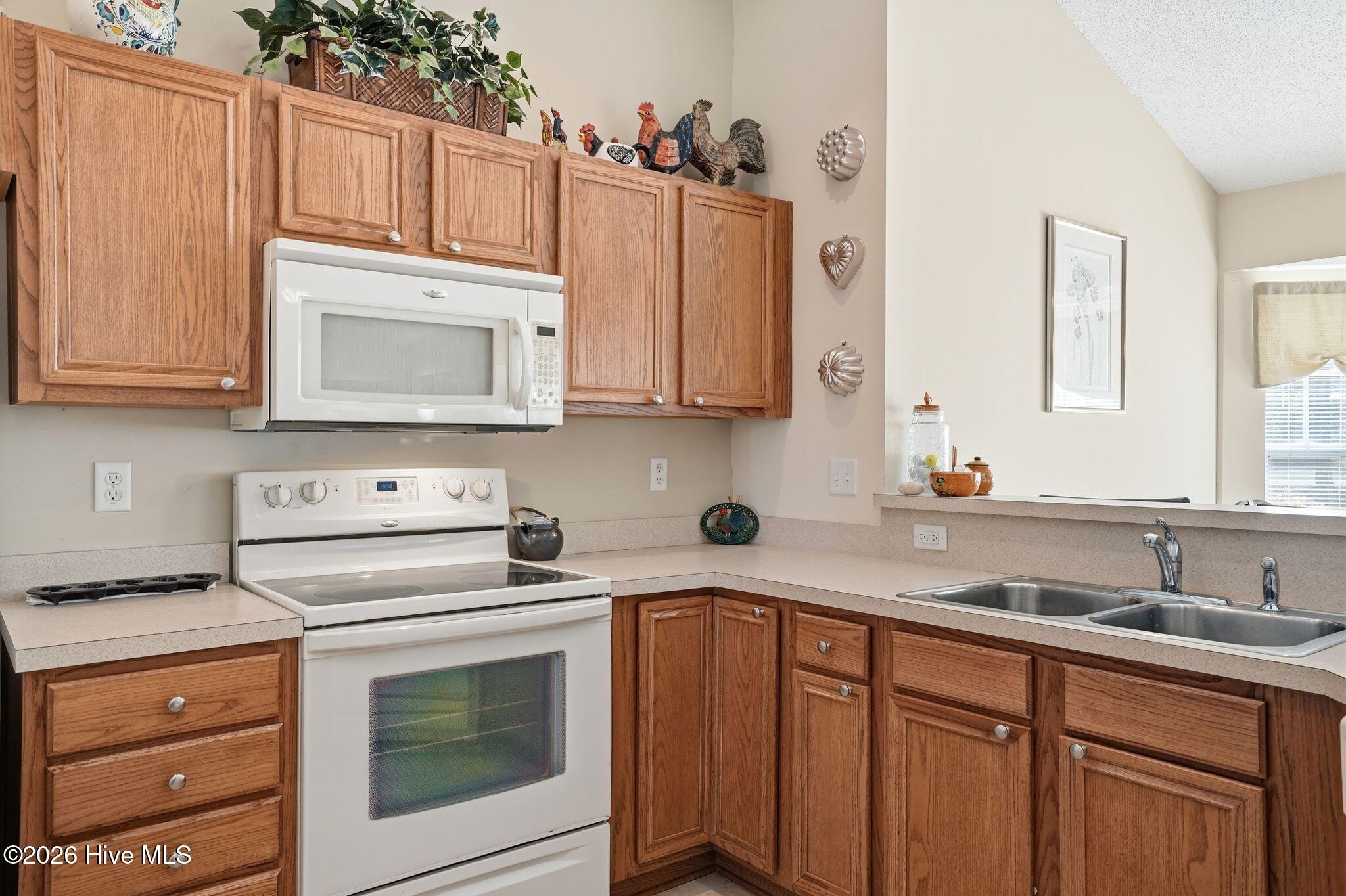 665 NW Meadowbrook Lane NW