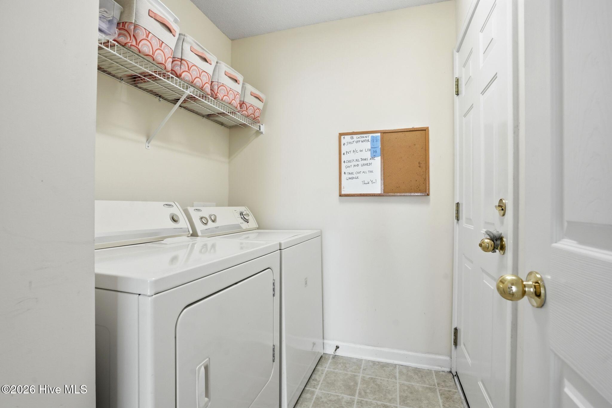 665 NW Meadowbrook Lane NW