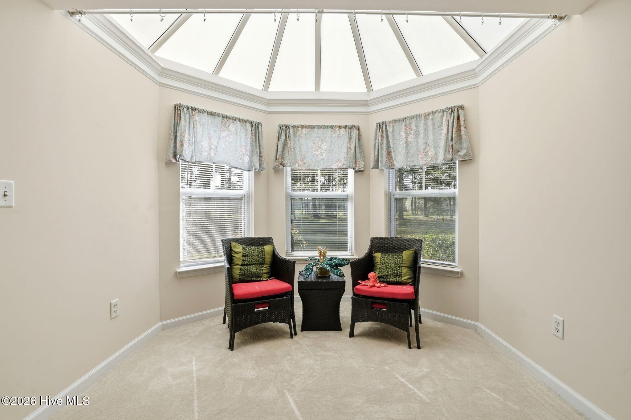 665 NW Meadowbrook Lane NW