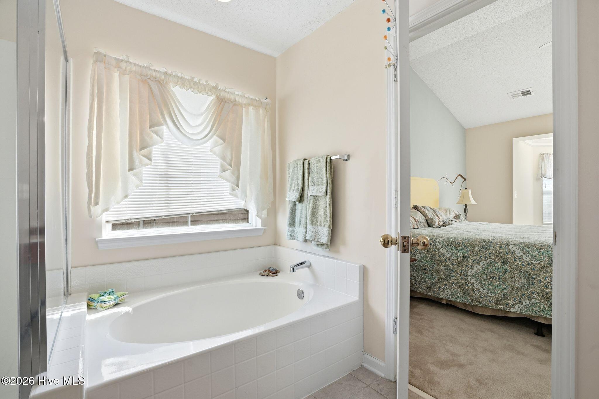 665 NW Meadowbrook Lane NW