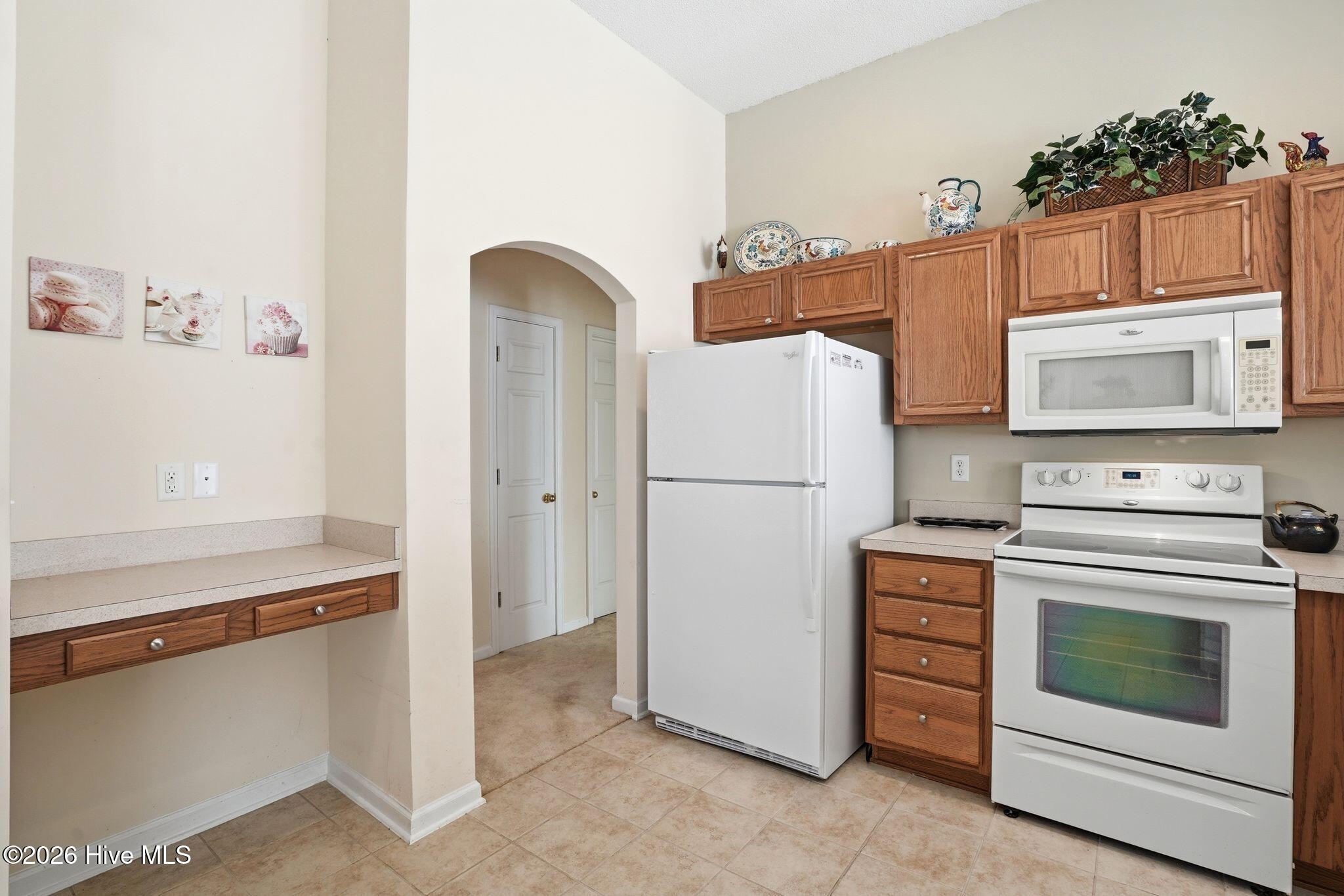 665 NW Meadowbrook Lane NW