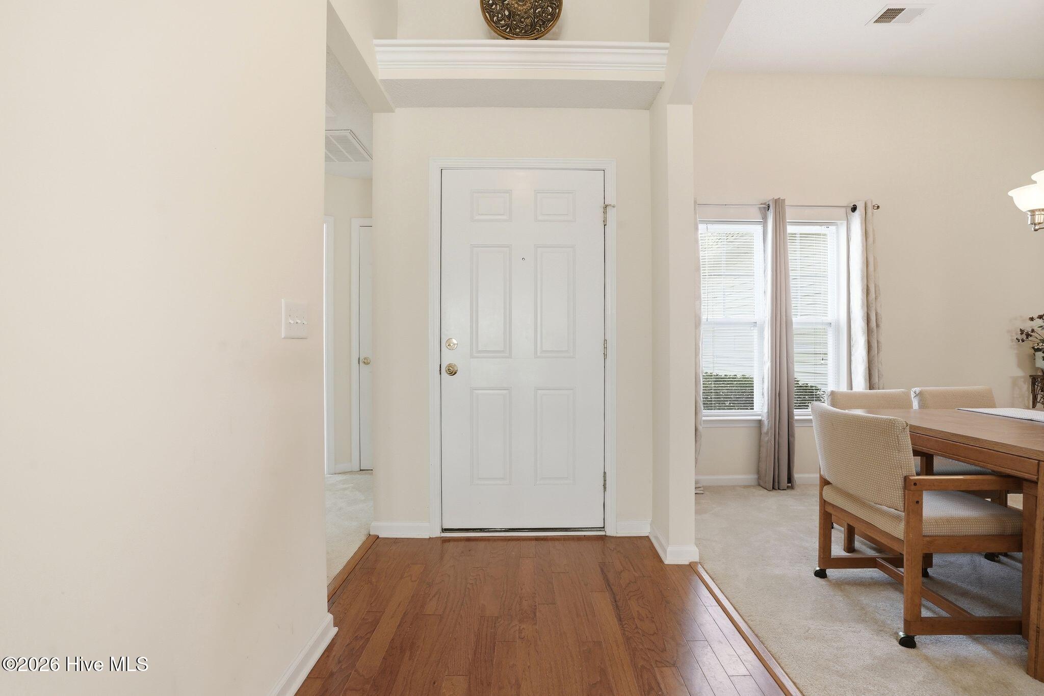 665 NW Meadowbrook Lane NW