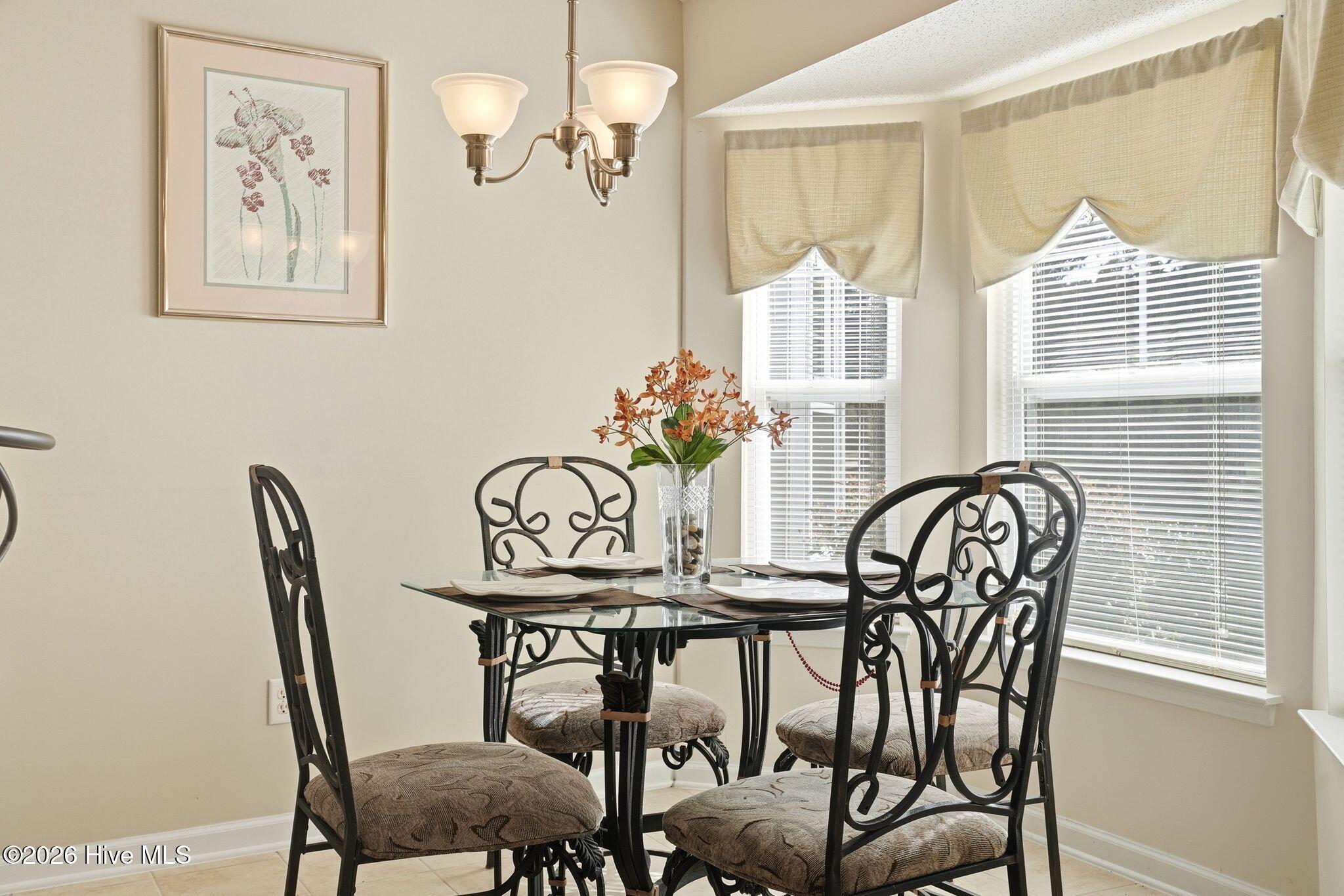 665 NW Meadowbrook Lane NW