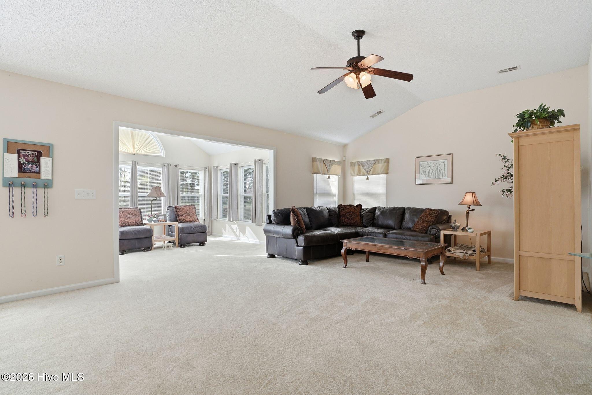 665 NW Meadowbrook Lane NW