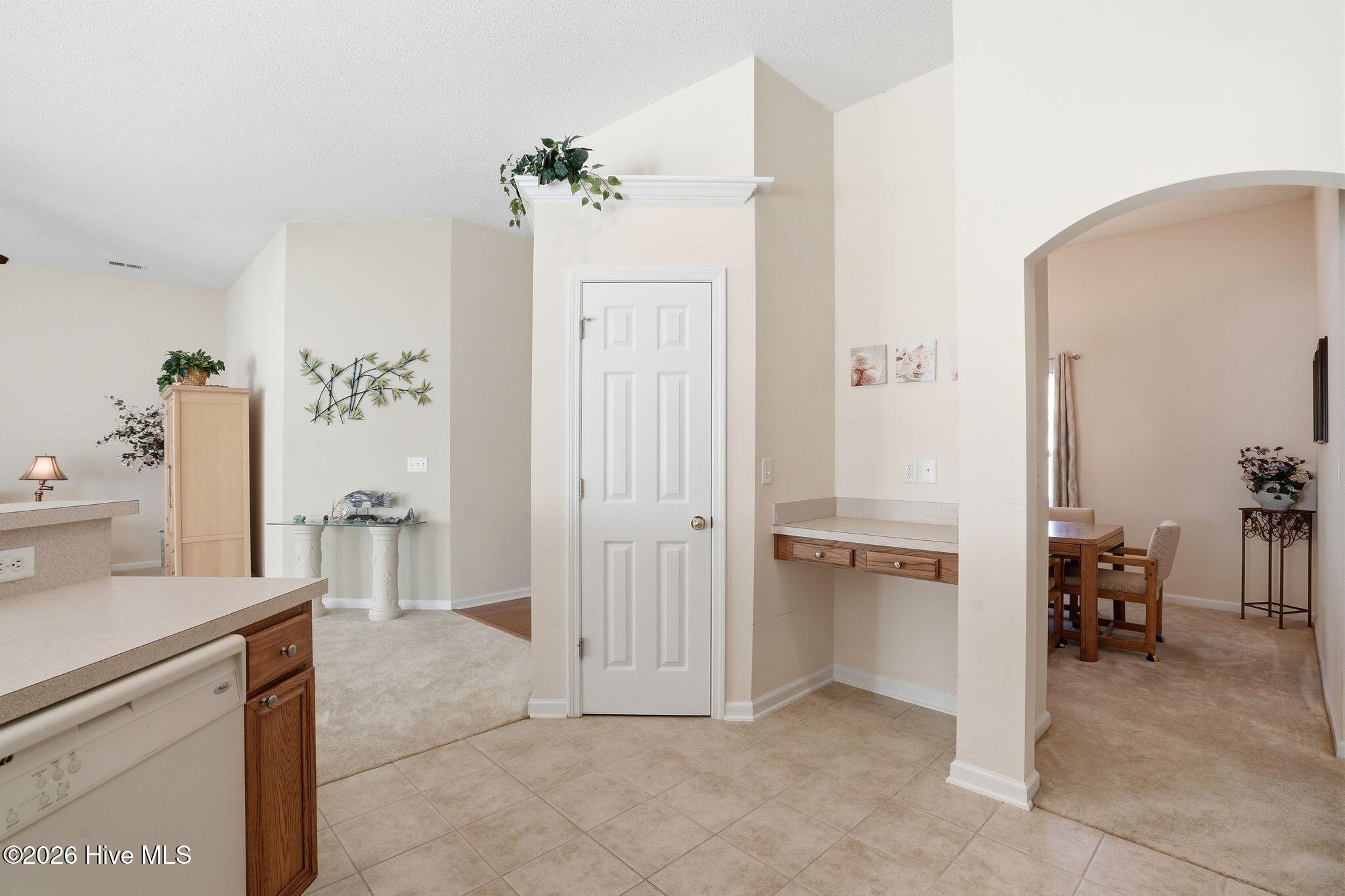 665 NW Meadowbrook Lane NW