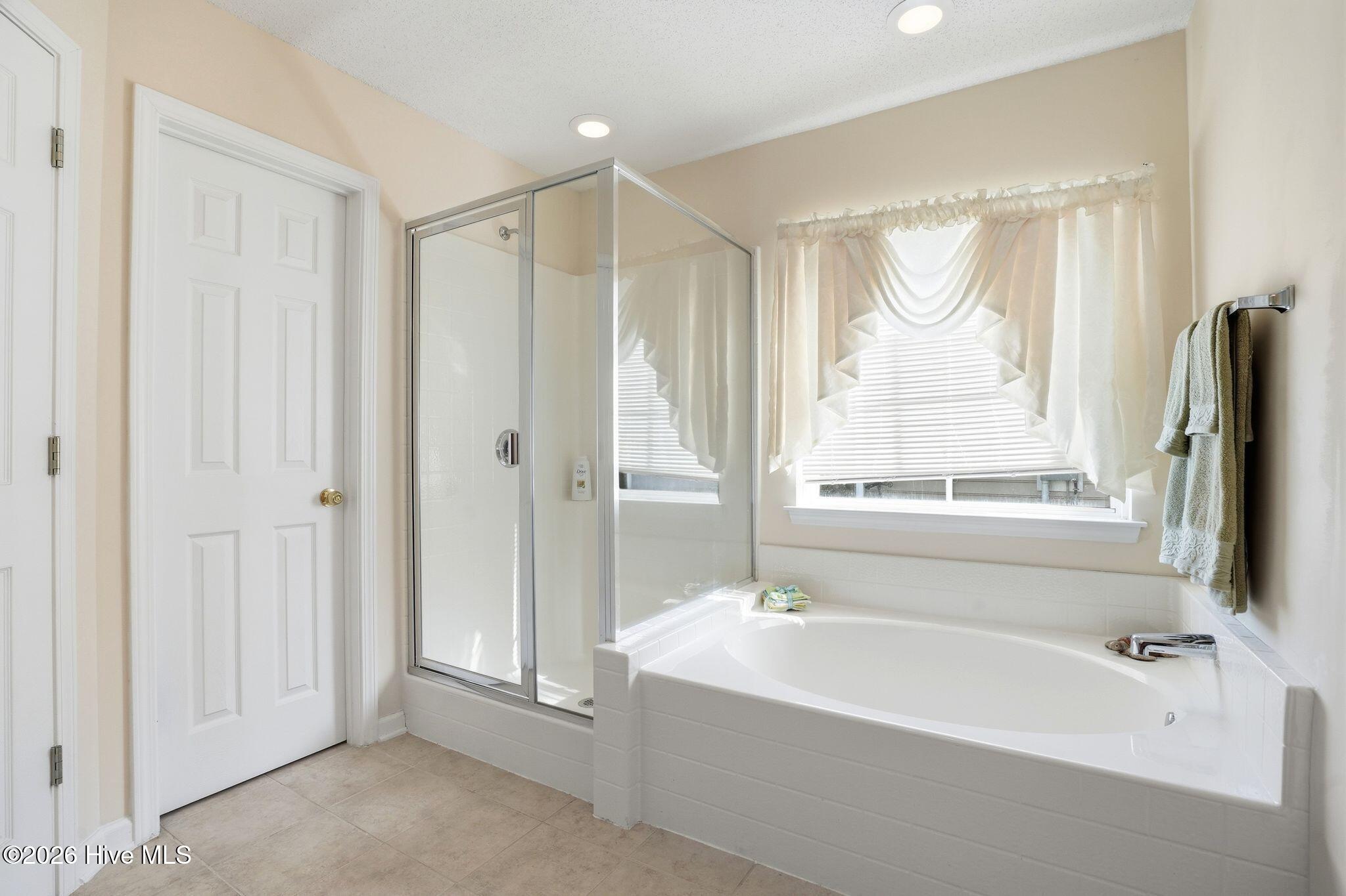 665 NW Meadowbrook Lane NW