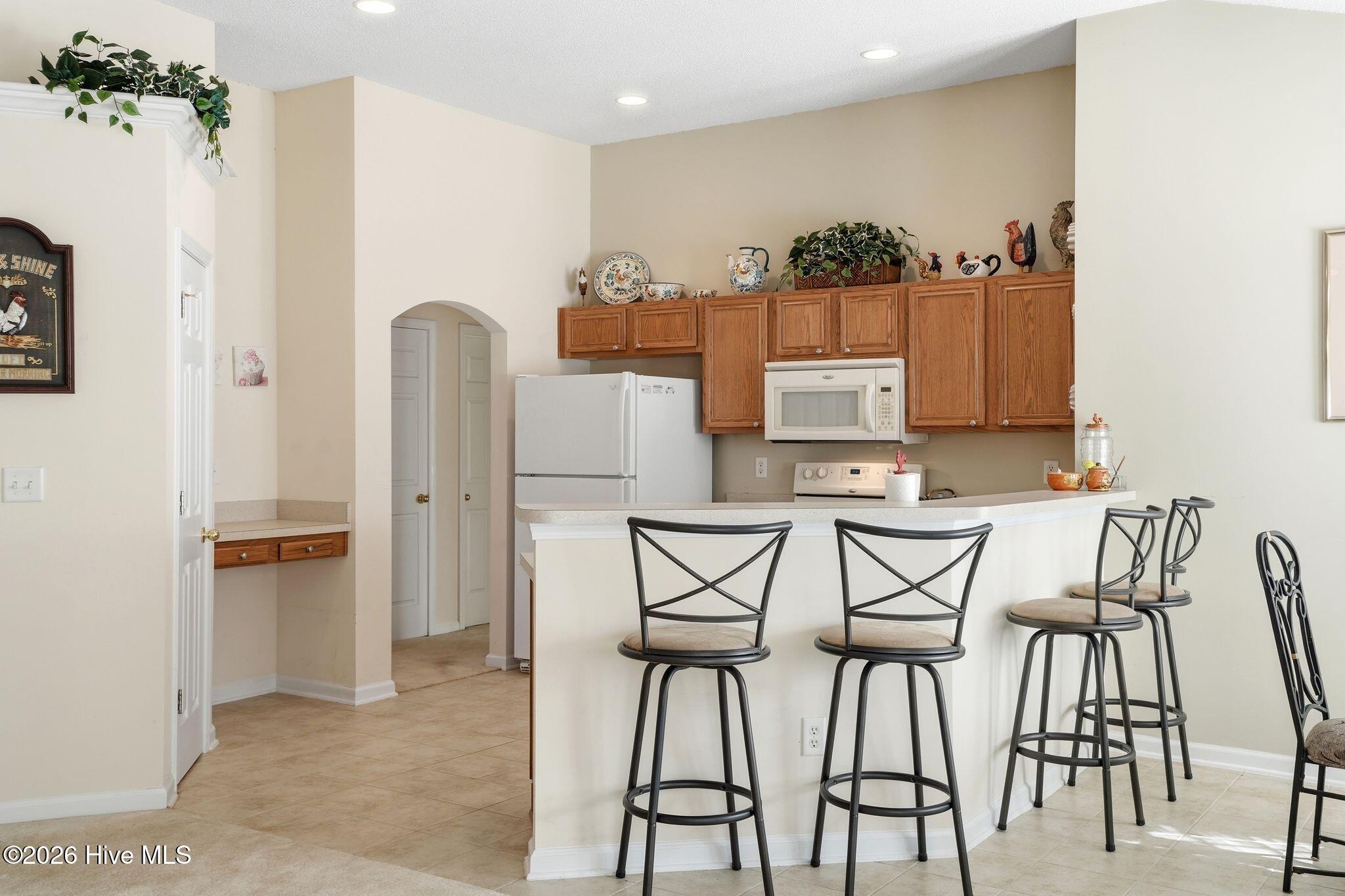 665 NW Meadowbrook Lane NW