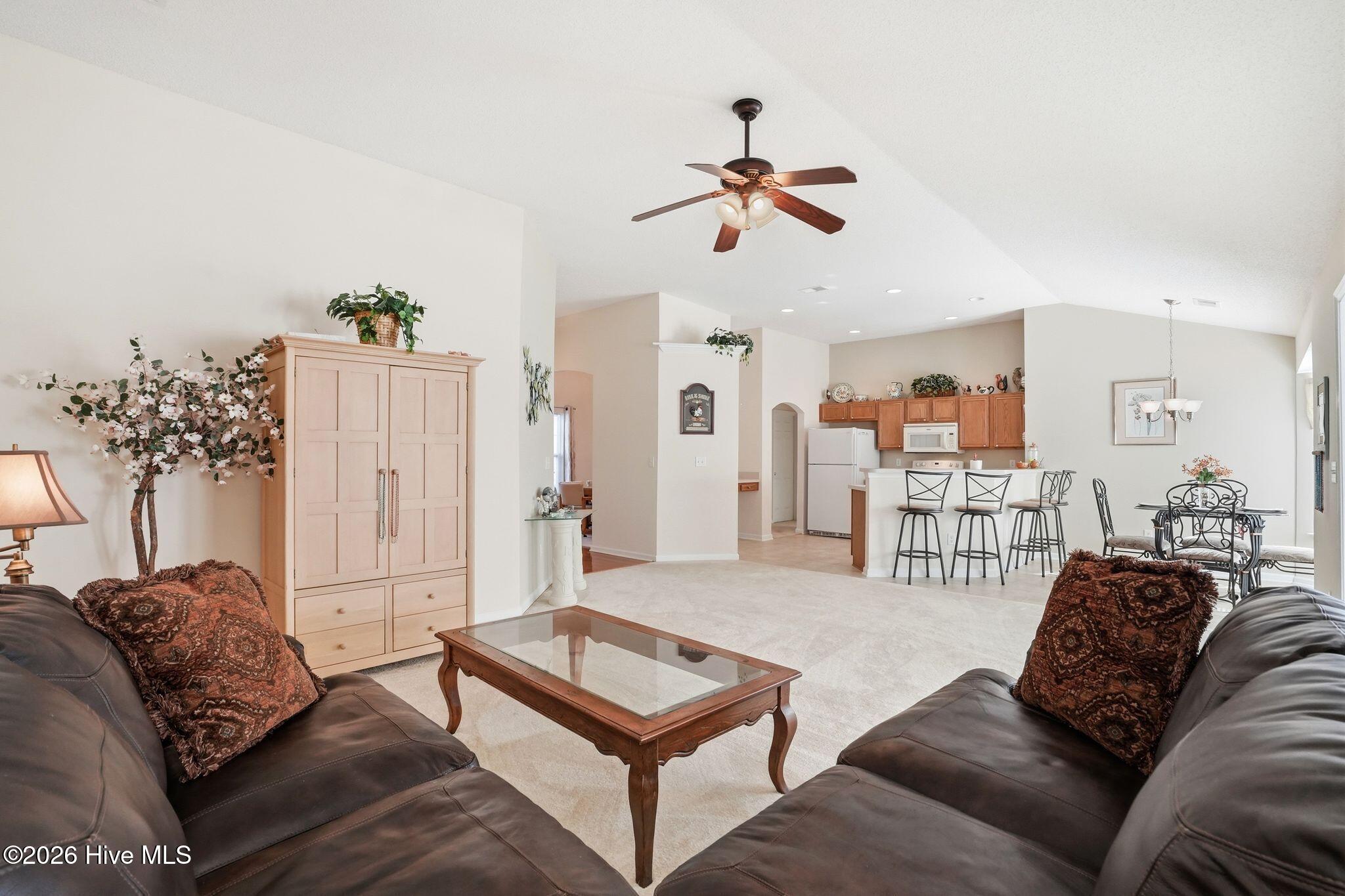 665 NW Meadowbrook Lane NW