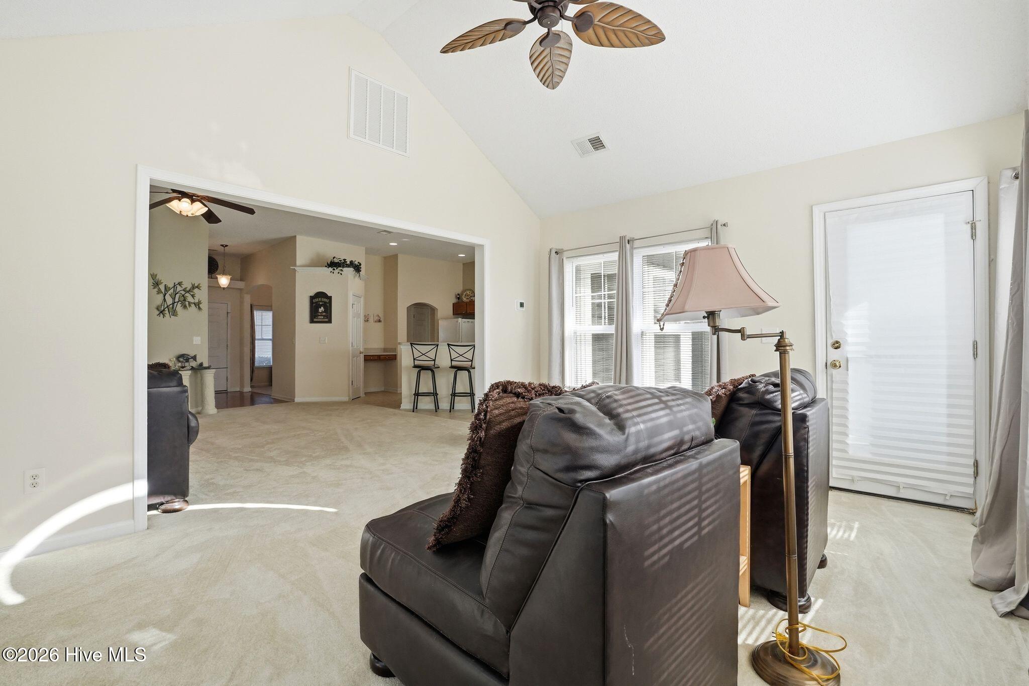 665 NW Meadowbrook Lane NW