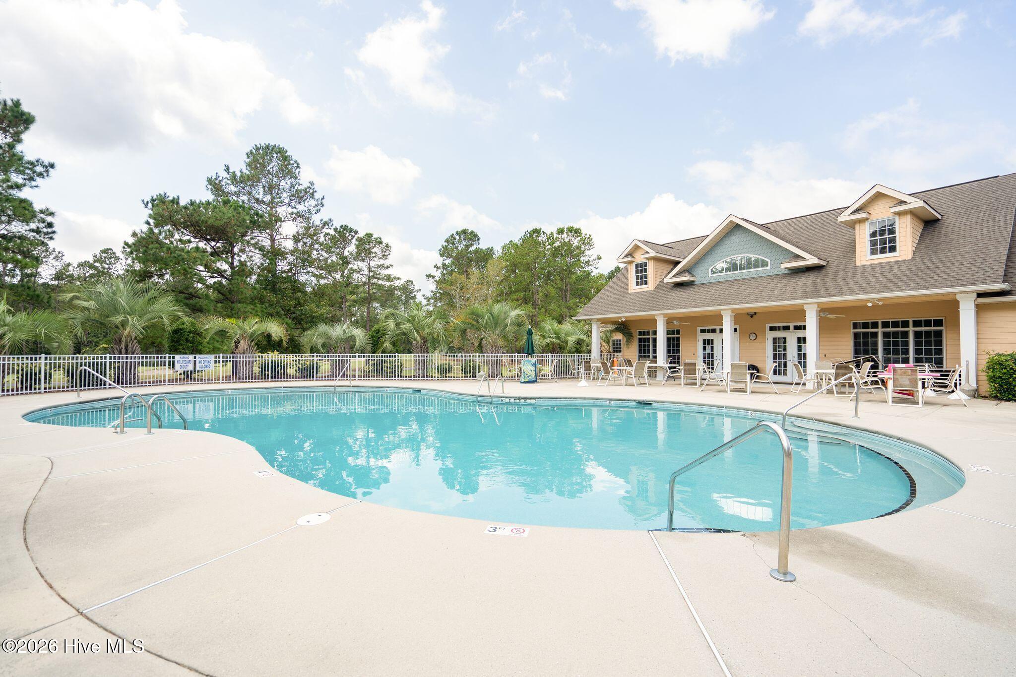 665 NW Meadowbrook Lane NW