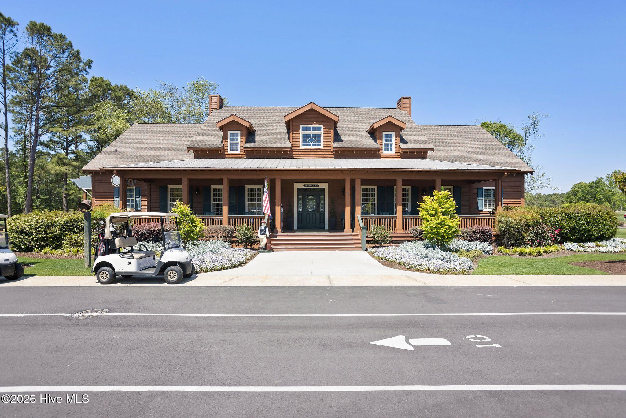 665 NW Meadowbrook Lane NW