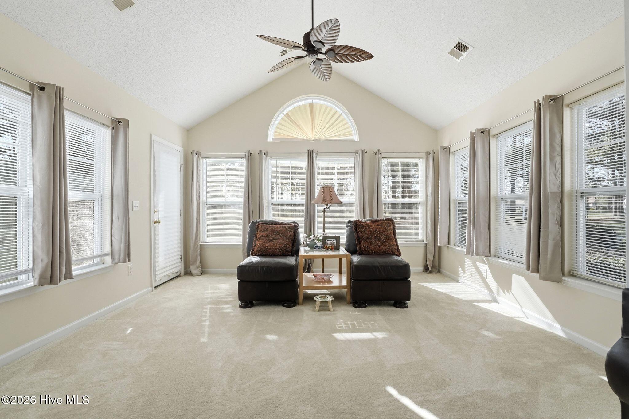 665 NW Meadowbrook Lane NW