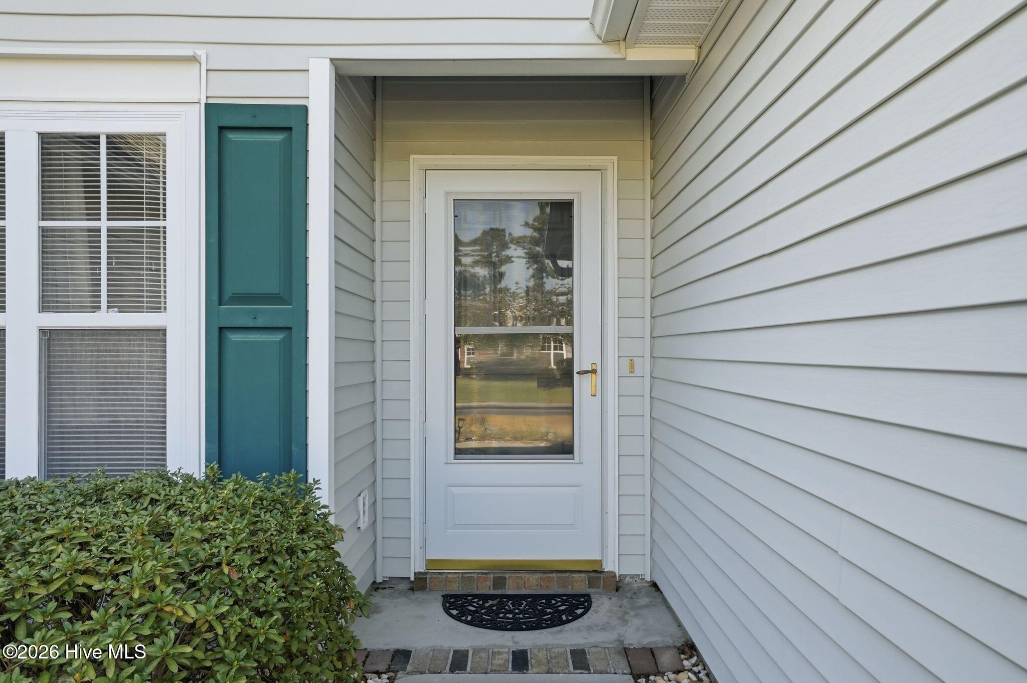 665 NW Meadowbrook Lane NW