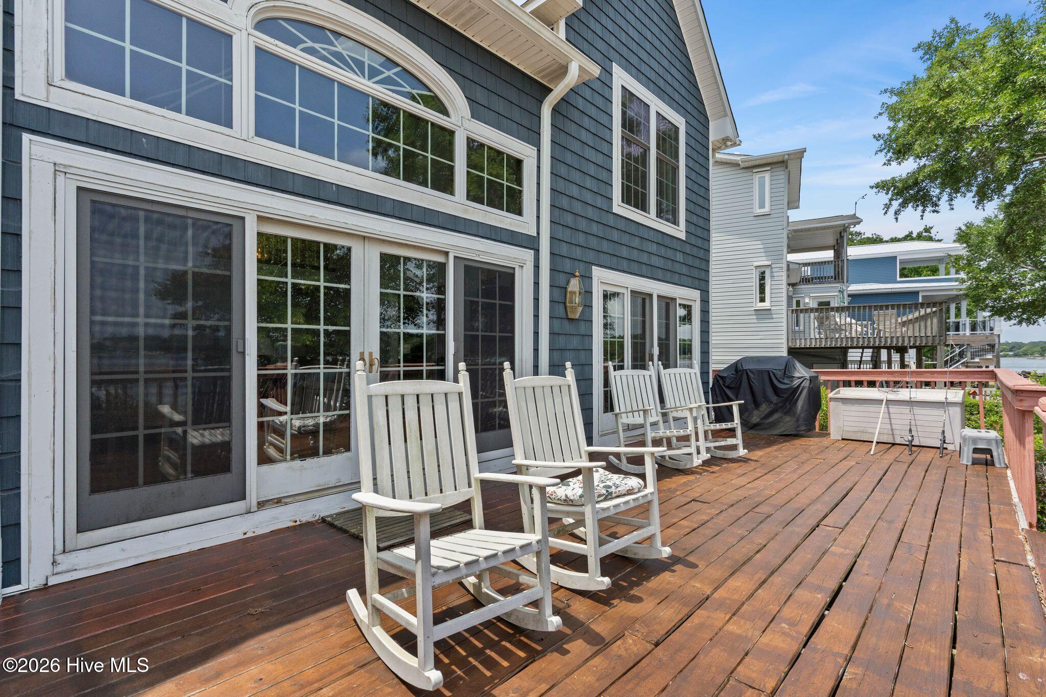 915 Chadwick Shores Drive