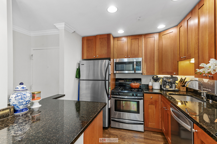 2131 N Larrabee Street Unit: 6304