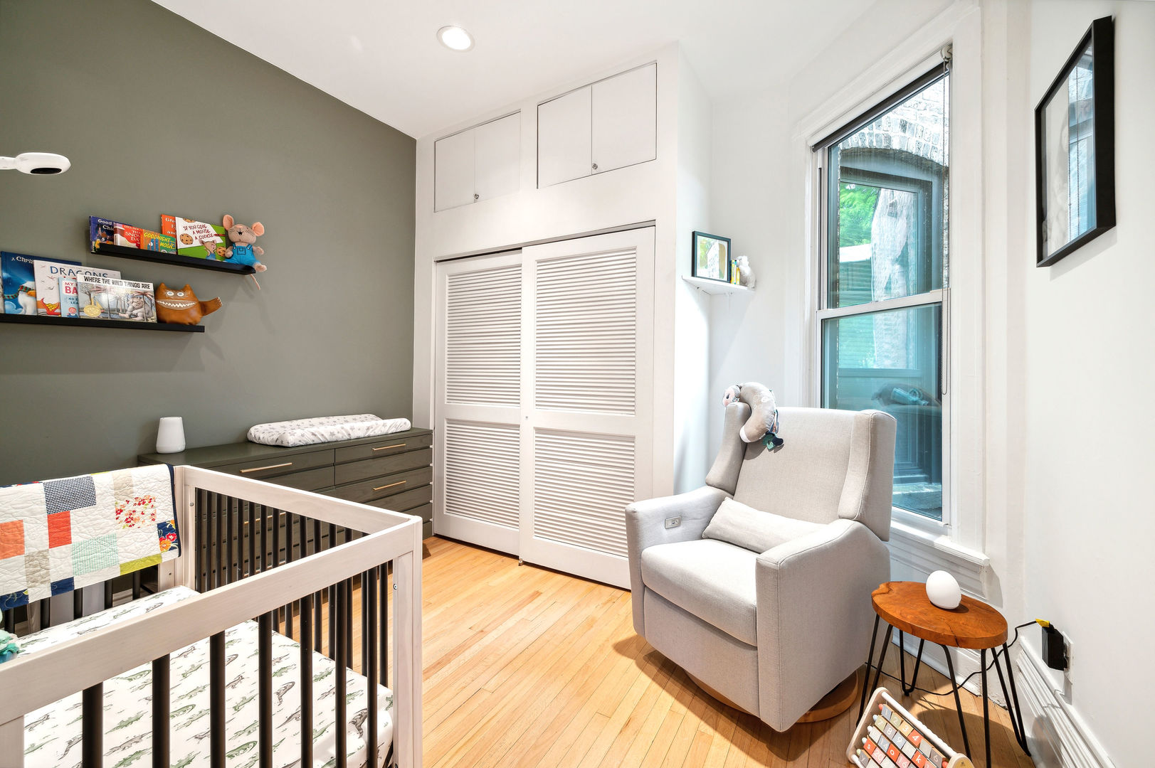 714 W WEBSTER Avenue Unit: 3E