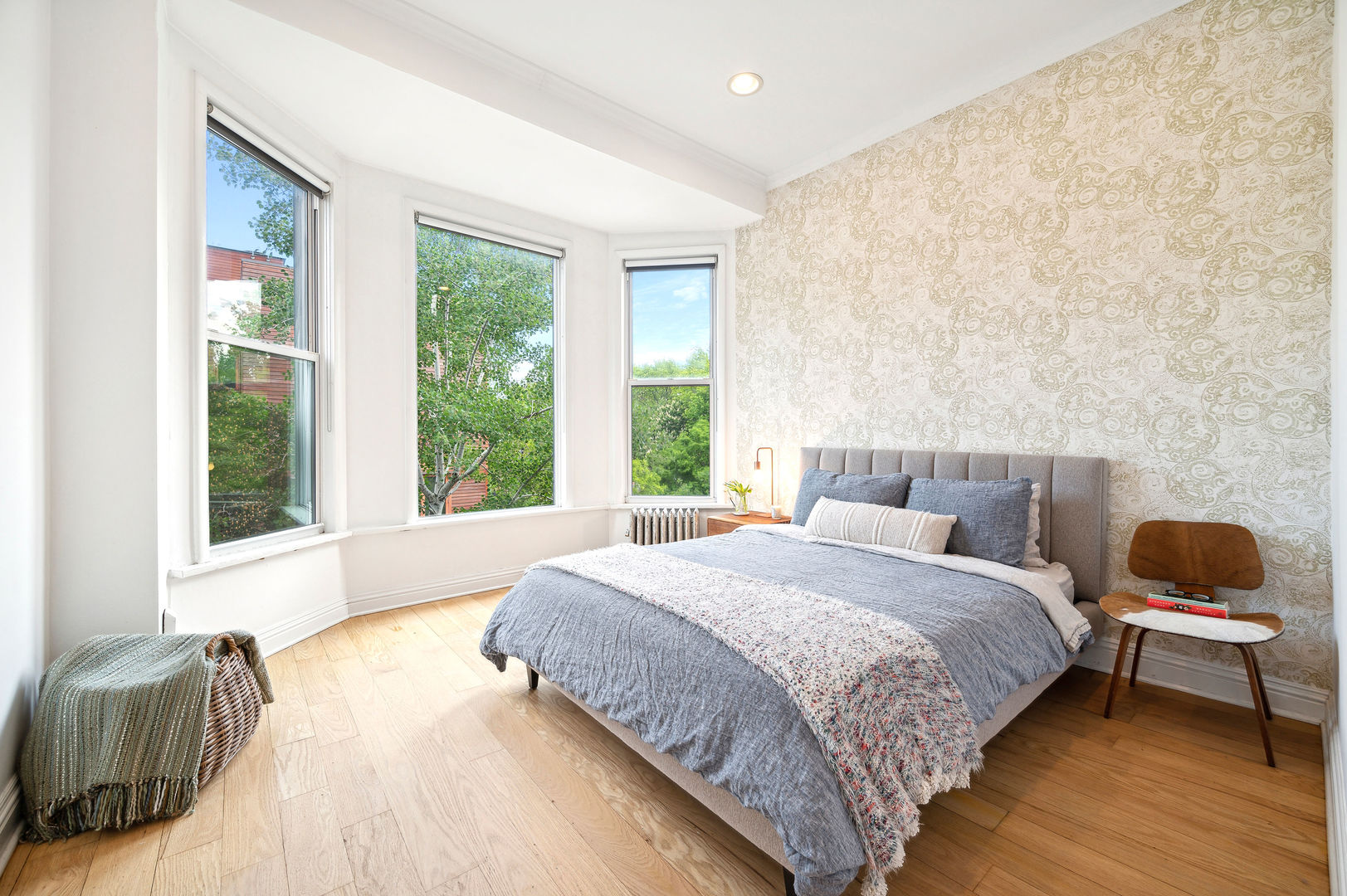 714 W WEBSTER Avenue Unit: 3E