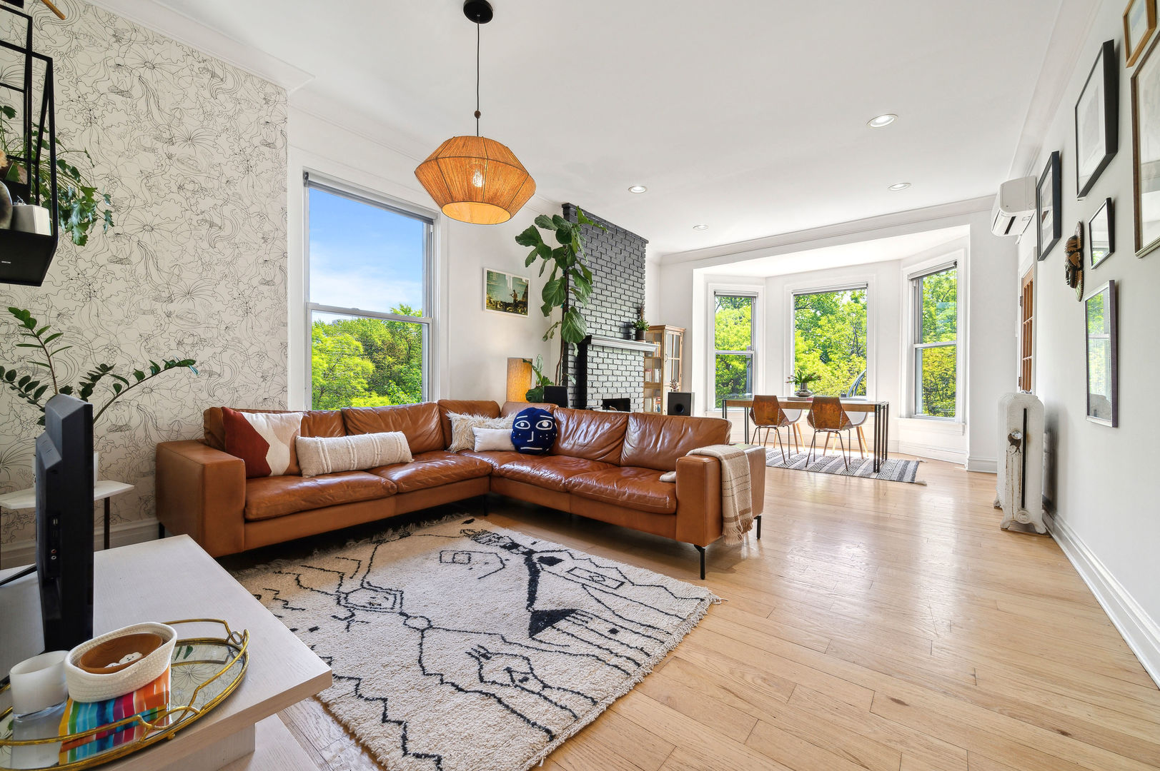 714 W WEBSTER Avenue Unit: 3E