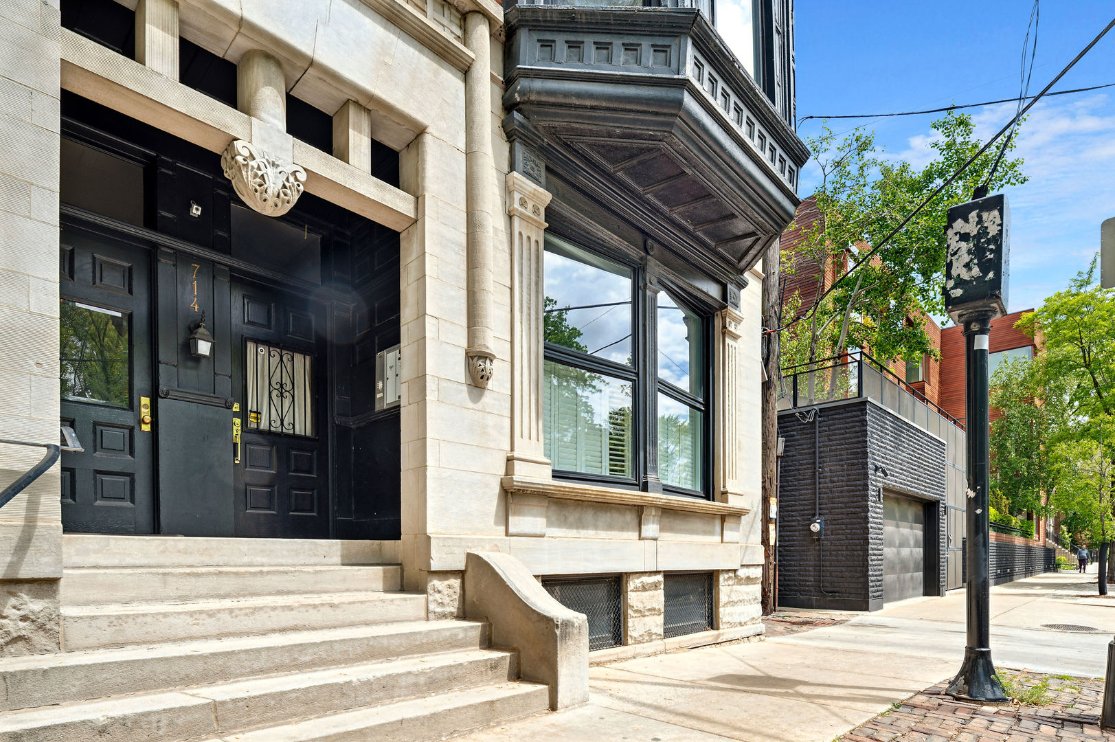 714 W WEBSTER Avenue Unit: 3E