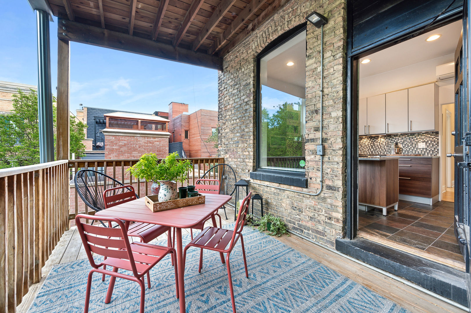 714 W WEBSTER Avenue Unit: 3E