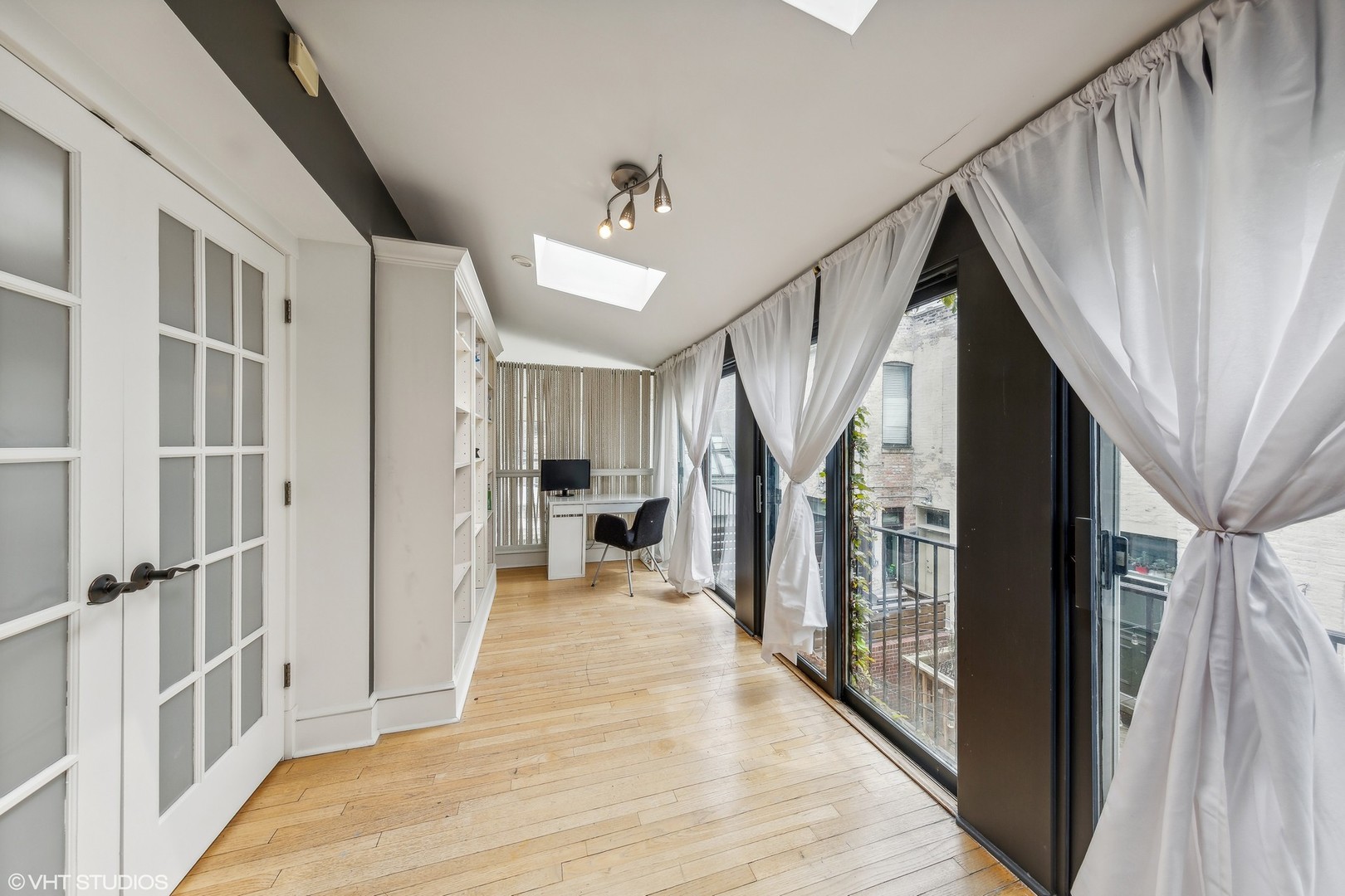 514 W Grant Place Unit: CHSE