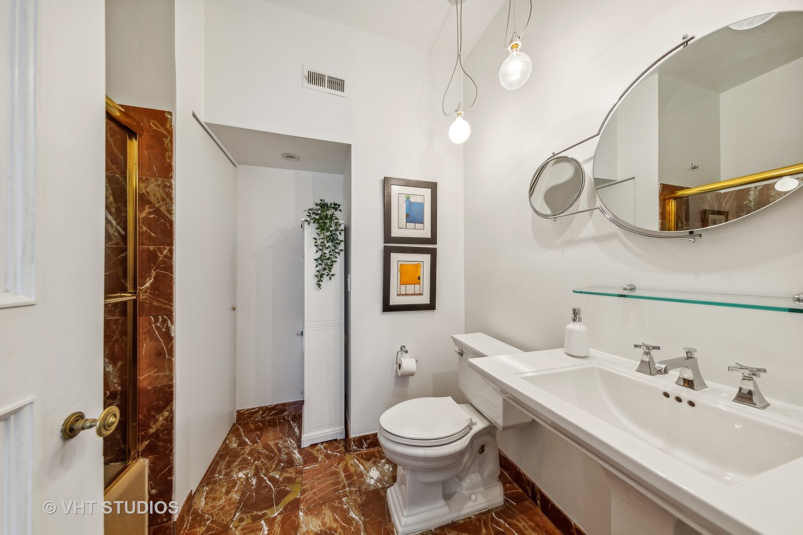 514 W Grant Place Unit: CHSE