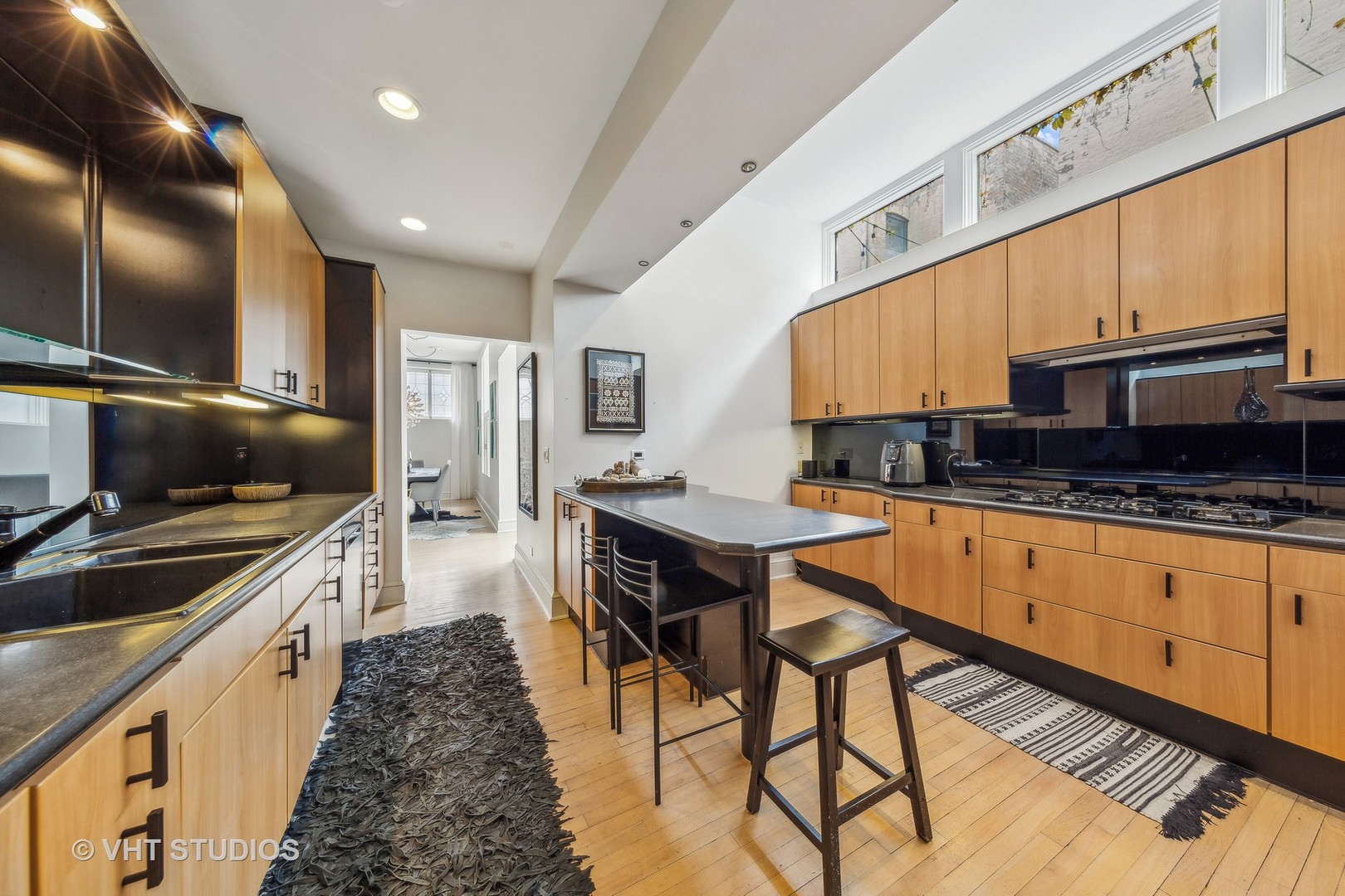 514 W Grant Place Unit: CHSE