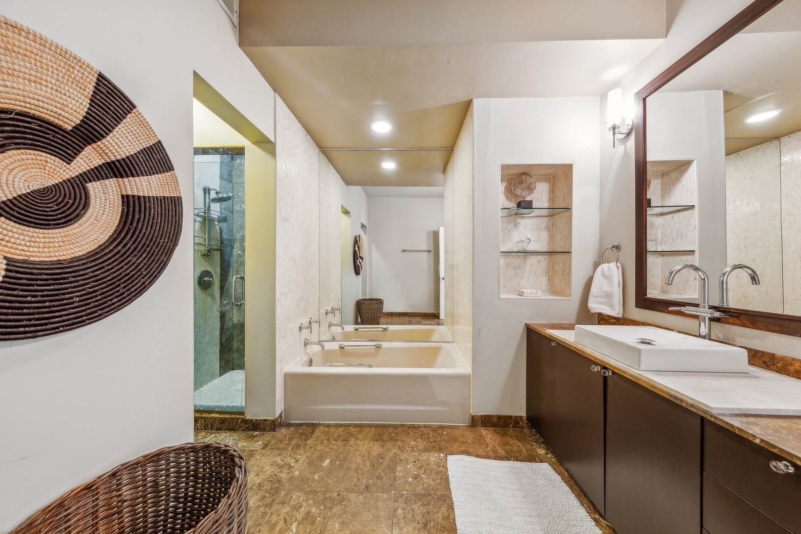 514 W Grant Place Unit: CHSE