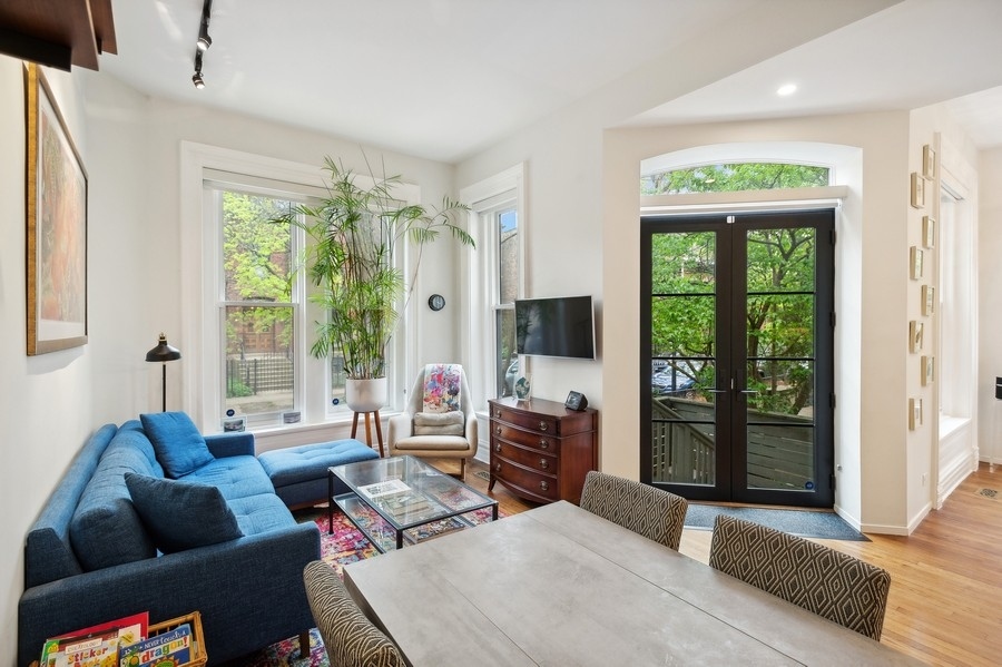 2144 N Hudson Avenue Unit: 1