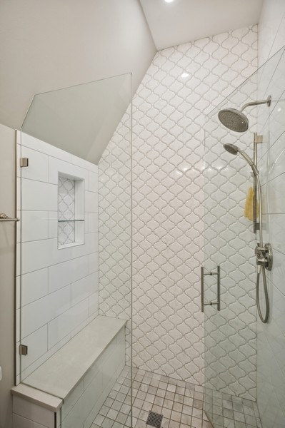 2144 N Hudson Avenue Unit: 1