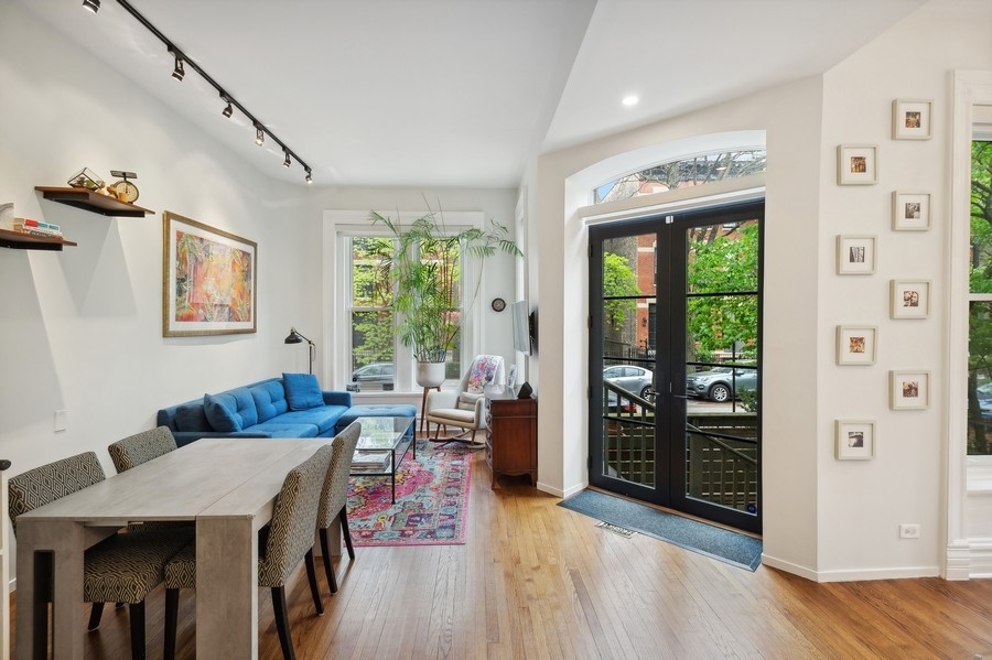 2144 N Hudson Avenue Unit: 1