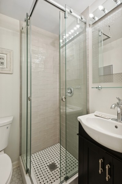 2144 N Hudson Avenue Unit: 1