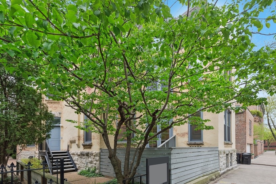 2144 N Hudson Avenue Unit: 1