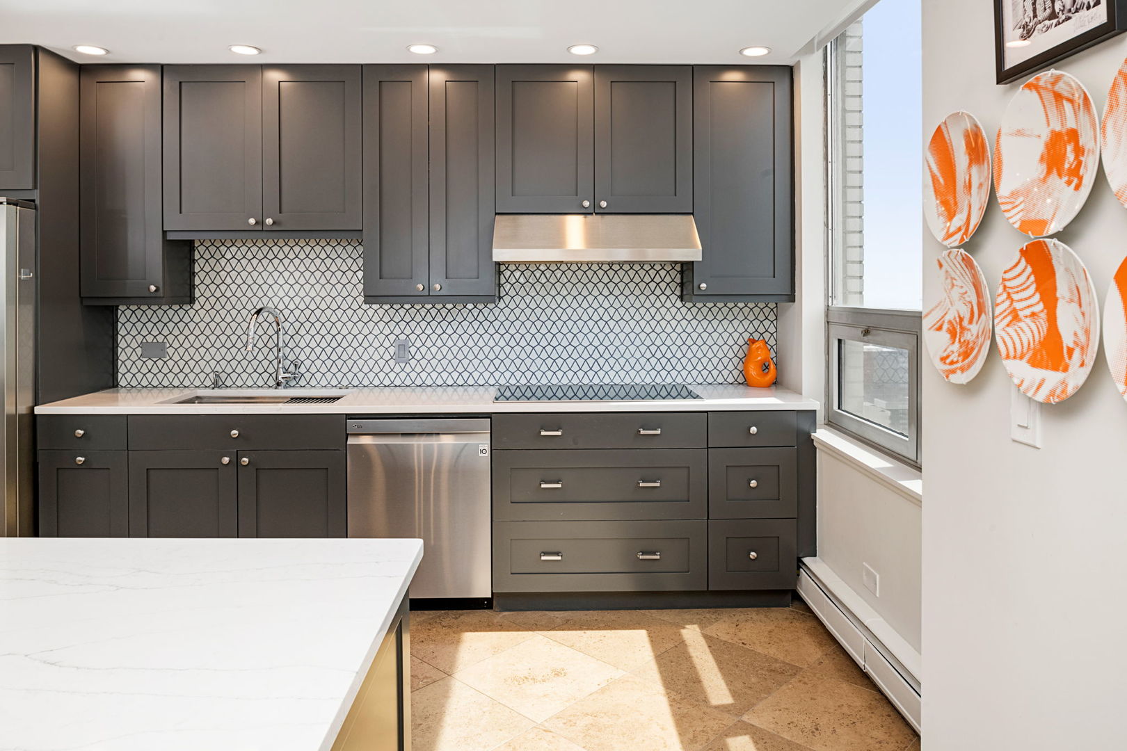 1000 N LAKE SHORE Plaza Unit: 39C