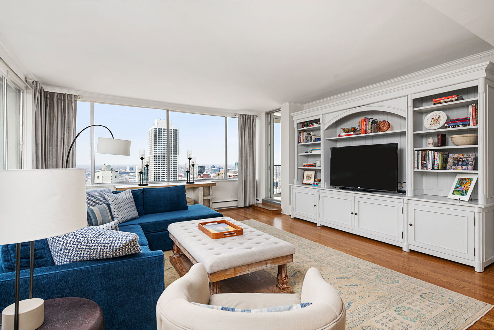 1000 N LAKE SHORE Plaza Unit: 39C