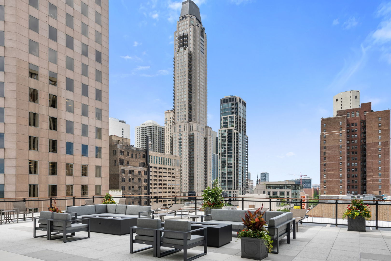 1000 N LAKE SHORE Plaza Unit: 39C