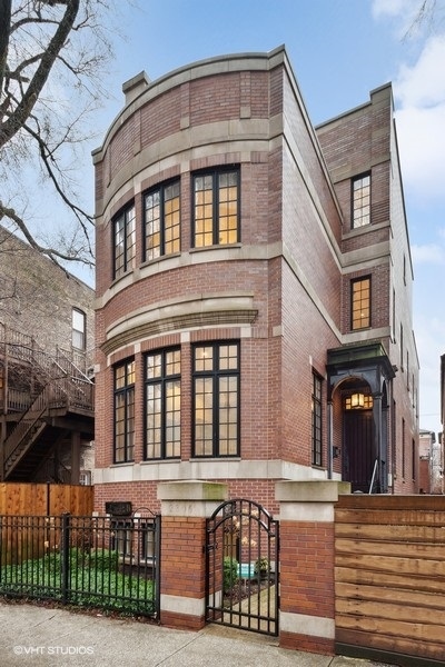 2306 N Southport Avenue