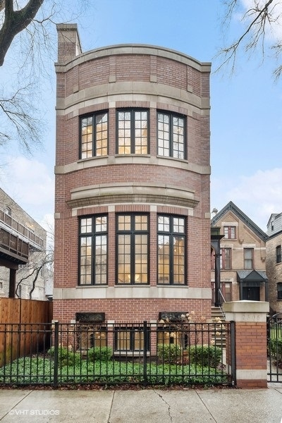 2306 N Southport Avenue